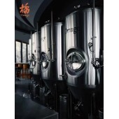 贵州啤酒设备厂大型精酿啤酒自动化设备50吨啤酒设备交钥匙工程