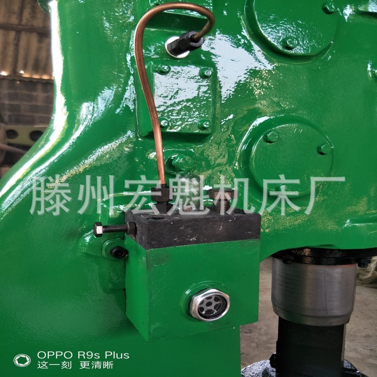 303980669439102568_副本