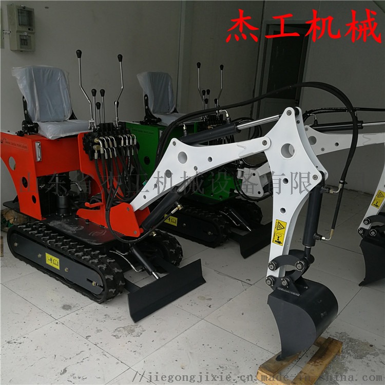 山东生产小型挖掘机 履带行走挖掘机厂家83523375