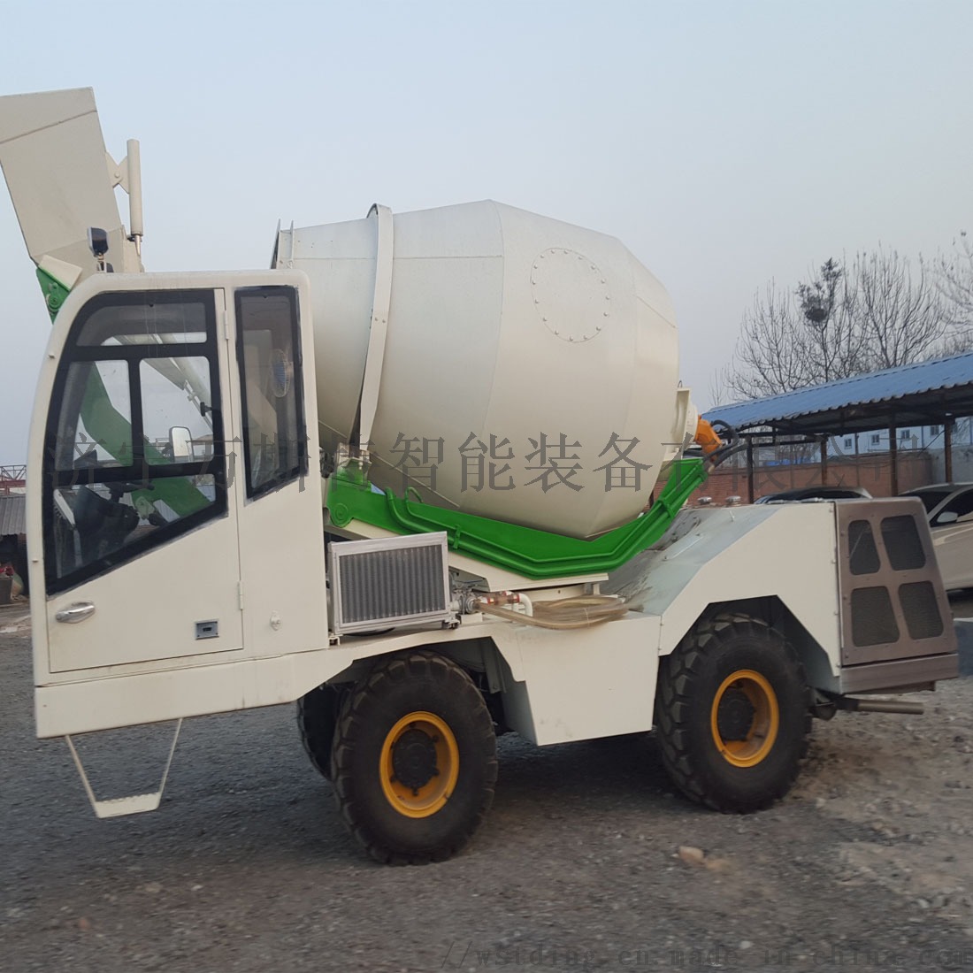 移动式自上料搅拌车 厂家直销自动上料混凝土搅拌车812153895